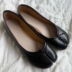 美品☆ 完売品 TABIパンプス 足袋シューズ フラット 黒 24.0㎝