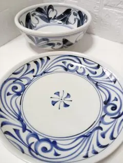 砥部焼　江泉窯　唐草文　7寸 玉縁鉢と美窯　26cm 大皿のサムネイル
