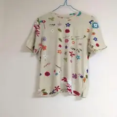花柄模様Tシャツ　ベージュ 薄手　日本製