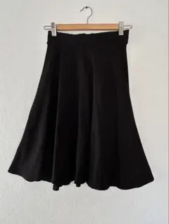 bershka ベルシュカ シンプル ブラック フレアスカートのサムネイル