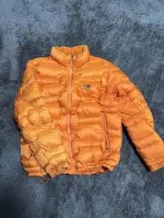 オレンジ ダウンジャケット