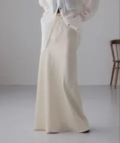 LOWRYS FARM ストレッチサテンスカート