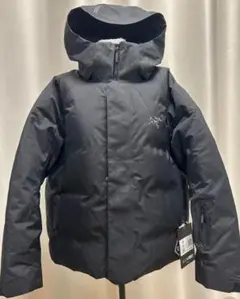 ブラック フード付きダウンジャケット