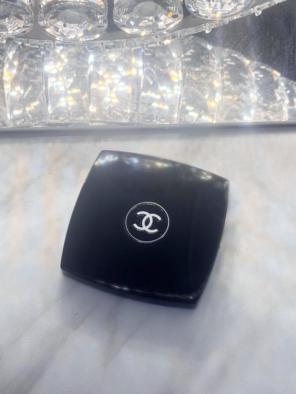 Chanel 黒 四角形ミラー