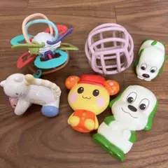 歯固め➕キャラクターおもちゃセットのサムネイル