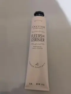 L'Occitane Fleurs de Cerisier ハンドクリーム