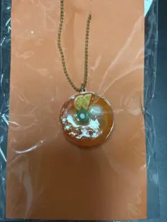 オレンジ色ホールケーキ型キーホルダー　　新品