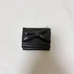 リボン付き黒三つ折り財布のサムネイル