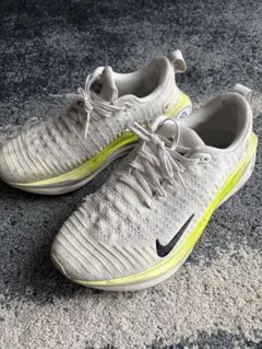 Nike Infinity Run 4 スニーカー ホワイト イエローのサムネイル