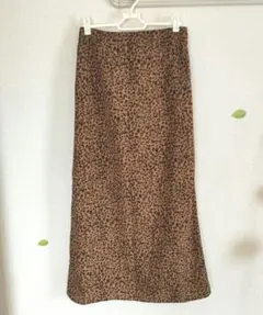 ヒョウ柄ロングスカート 前スリット付き