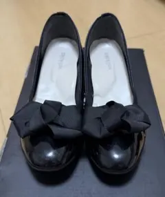ラクチンキレイパンプス　velikoko 黒　23.5 ミドルのサムネイル