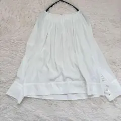 美品✨トゥモローランド　ボールジィ　グロッシーデシン フロントギャザーブラウスのサムネイル
