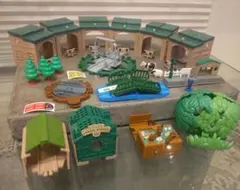 カプセルプラレール レール・情景セット 機関庫 トーマス