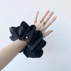 CELINE ブラックサテン シュシュ - メルカリ