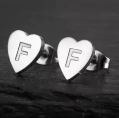 【新品】ピアス イニシャル 「F」 ハート シルバー アルファベット 可愛い
