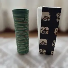 緑色のストライプ陶器一輪挿し