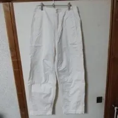 ユニクロC ホワイトカジュアルパンツ
