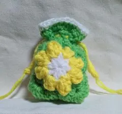 花モチーフのかぎ針編み巾着ポーチ