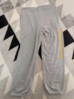 ハタケヤマ グレー ロゴ入り スウェット