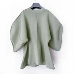 M*h様 アキラナカのトップス　変形袖のサムネイル