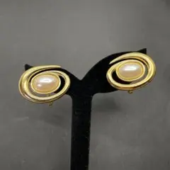 Monet ヴィンテージ風ゴールドトーンイヤリング