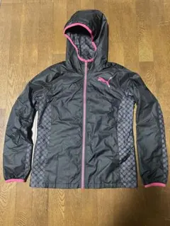 Puma フード付きウィンドブレーカー ブラック/ピンク