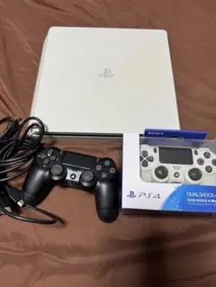 ホワイト PlayStation 4 本体 + DualShock 4 2個
