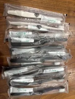 アパホテル　歯ブラシ 白と黒 11本セット