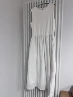 UNIQLO ノースリーブホワイトワンピース Lサイズ