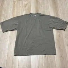 UNIQLO Tシャツ