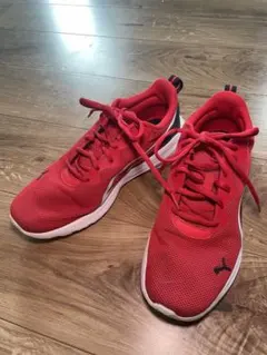 PUMA レッド スニーカー