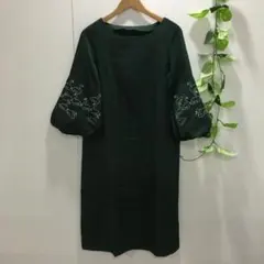 Syrup 白鳥刺繍 バルーン袖 ワンピース 深緑 七分袖 Mサイズのサムネイル