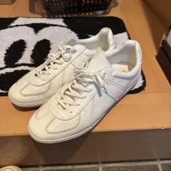 ジャーマントレーナー スニーカー