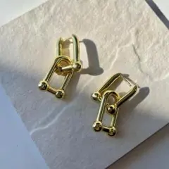 大人気商品　美品　ゴールド2連チェーンピアス　ゴールドアクセサリー　ピアス