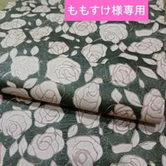 革ハギレ 豚革 　バラ柄　薄いピンク　 レザークラフト