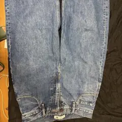 ブルーデニムパンツ ストレートスタイル