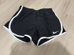 Nike DRI-FIT ブラックショートパンツ 5/6y