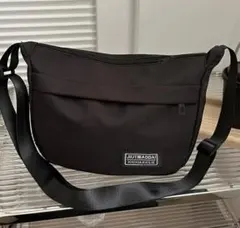 新品未使用　ショルダーバッグ　クロスボディバッグ　ブラック　軽量