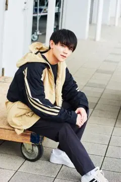 adidas INIコレクション ジャンパー 黒/ベージュ