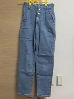 【最終値下げ】GU ハイウエスト ストレート デニムパンツ ライトブルー Mのサムネイル