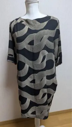 波模様 七分袖デザインワンピース