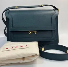 Item thumbnail for item 3e052ee1-67a0-459c-b56f-ec28bab7a117