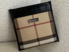 美品✨BURBERRY バーバリー ・マルチケース・母子手帳ケース ノバ