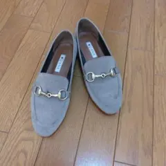 Diana グレージュ スエード ローファー