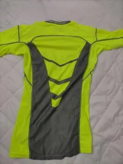 NIKE procombat コンプレッションtシャツ 黄色グレー