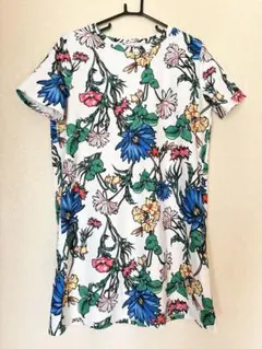 ZARA TRF 花柄 半袖ミニワンピースのサムネイル