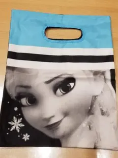 ディズニー　エルサ　バック