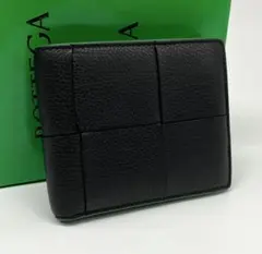 ⭐️ 新型 美品 ボッテガ ヴェネタ カセット 二つ折り財布 ブラック 鑑定済