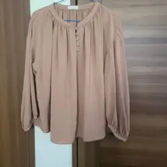 earth music&ecology ベージュ長袖シャツ