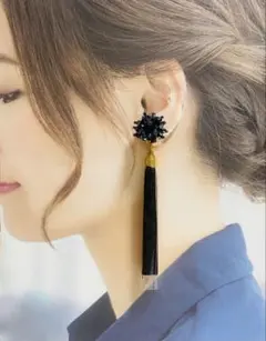 No.1-598 ブラックロングタッセルクリップ式イヤリング シリコンカバー付き